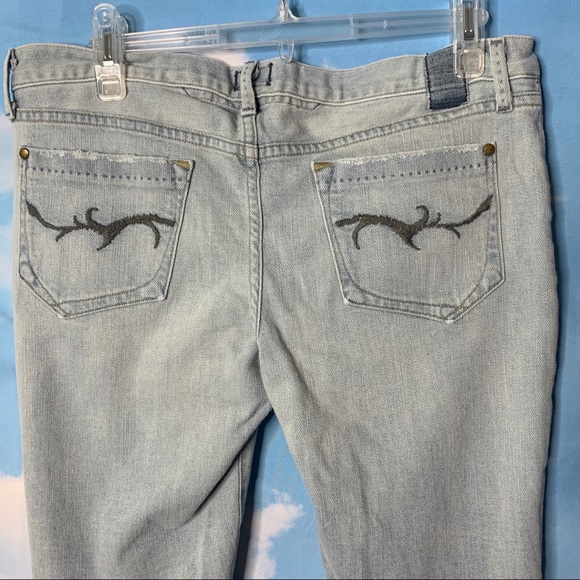 Gold Sign- Light Wash Cut Off Denim Shorts size 31 - Picture 7 of 13